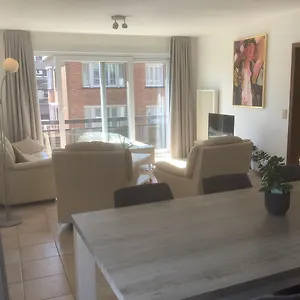 ruim-appartement-op-50m-van-strand.hotelsghent.com/